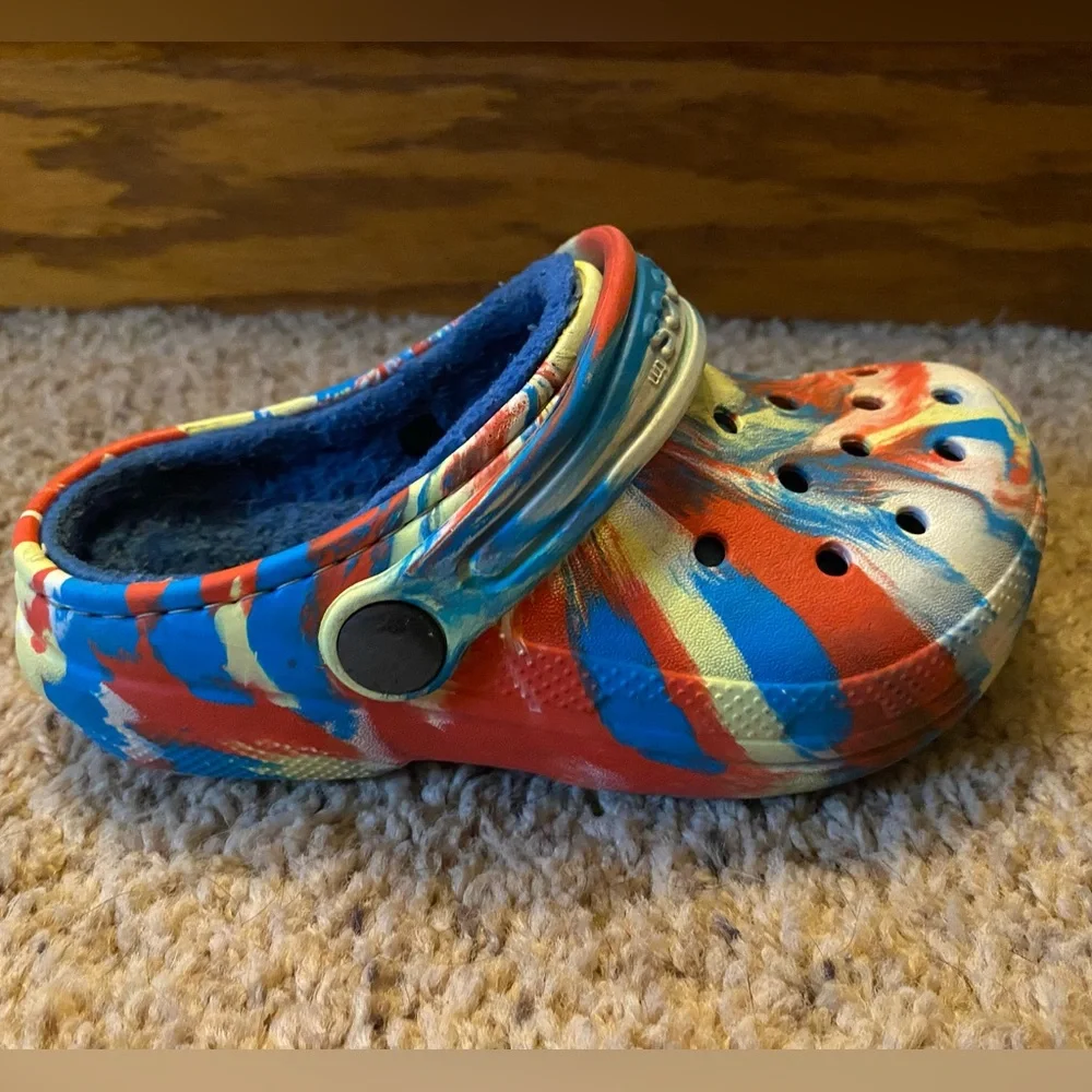 CROCS tie dye